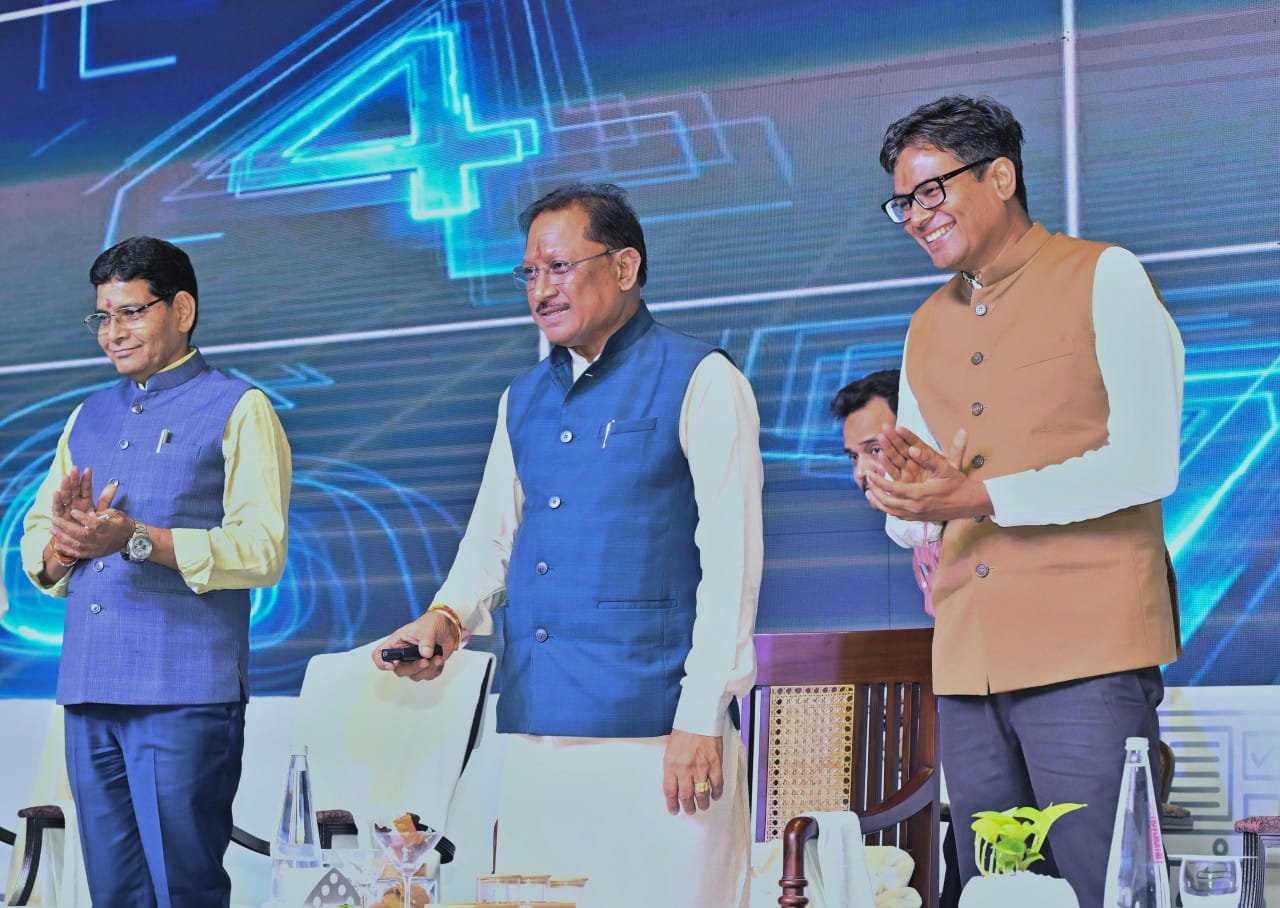 मुख्यमंत्री ने नवा रायपुर में एआई डाटा सेंटर पार्क का किया शिलान्यास, पूरी परियोजना में एक हजार करोड़ रुपए का होगा निवेश, छत्तीसगढ़ के विकास को गति और युवा प्रतिभा को मिलेगा वैश्विक मंच