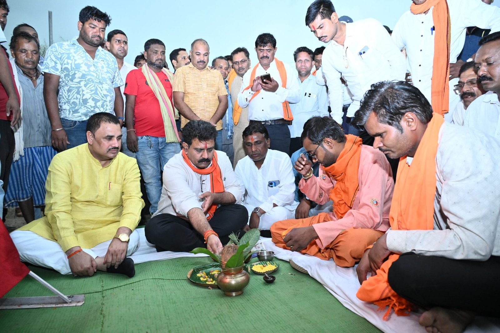 उपमुख्यमंत्री विजय शर्मा ने किया कान्हाभैरा में 5.43 करोड़ की सड़क परियोजना का भूमिपूजन, 1.19 करोड़ के 17 अन्य निर्माण कार्यों की भी रखी आधारशिला