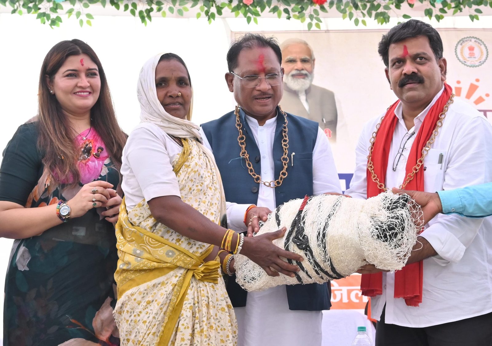 कबीरधाम के जंगलों में गूंजा विकास का स्वर: सुशासन तिहार में दलदली पहुंचे मुख्यमंत्री विष्णु देव साय, 120 गांवों को जल संकट से राहत देने कुसुमघटा और सूतियापाठ योजनाओं को दी हरी झंडी